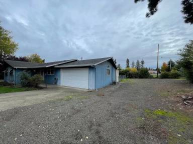 Main picture of 3020 W Shasta Ave