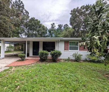 Main picture of 929 SE 9th Pl