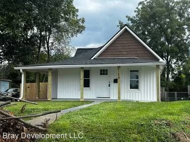 Main picture of 1204 E Myrtle Ave