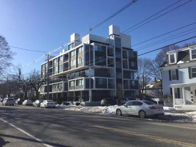 Main picture of 320 Lafayette St