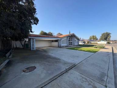 Main picture of 2915 El Camino Real