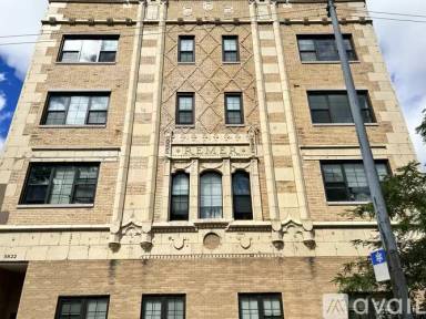 Main picture of 5822 N Western Ave