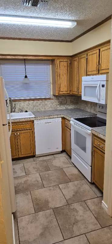 Main picture of 2719 County Ave