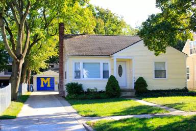 Main picture of 307 Berkley Ave