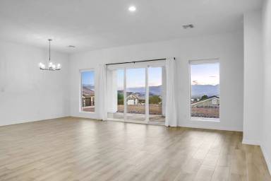 Main picture of 2561 Trade Wind Dr