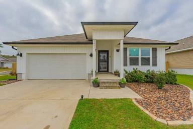Main picture of 5827 Belmont Stakes Rd