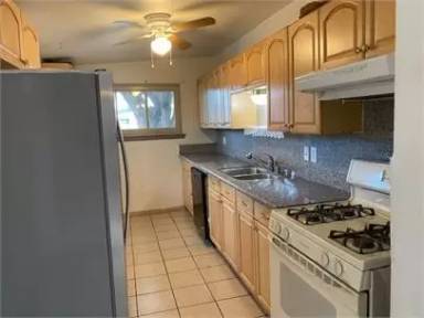 Main picture of 1393 Joliet St