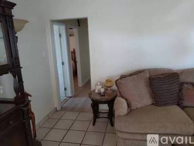 Main picture of 1064 W 31st St