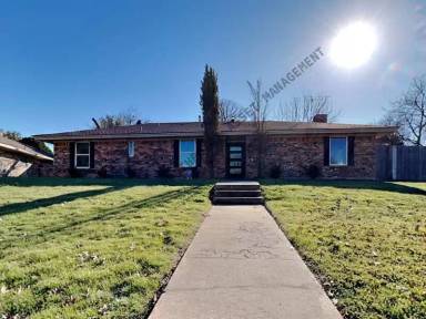Main picture of 2724 Russwood Ln