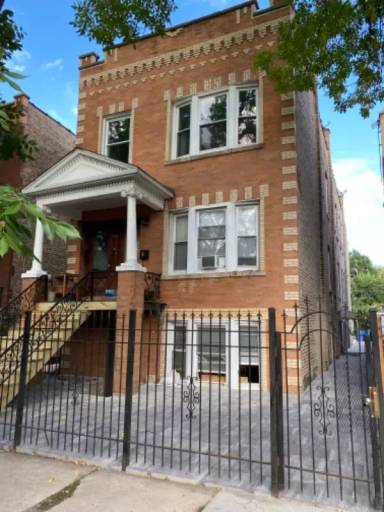 Main picture of 3329 N Hamlin Ave