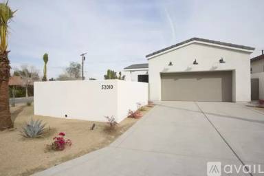 Main picture of 52010 Avenida Cortez