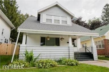 Main picture of 1036 Lyon St NE