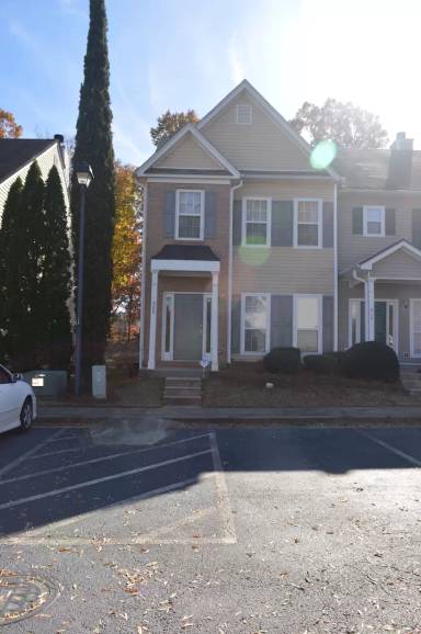 Main picture of 908 Tree Creek Blvd
