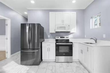 Main picture of 609 Parsons St SW