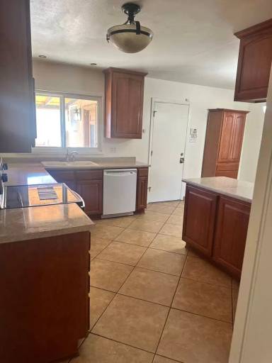 Main picture of 4024 Comanche Rd NE