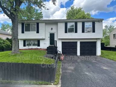 Main picture of 9402 English Oak Dr