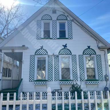 Main picture of 93 Herald St