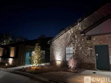 Main picture of 1022 S Veterans Memorial Blvd