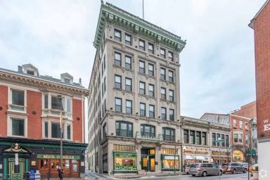 Main picture of 330 N Charles St