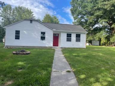 Main picture of 2461 W Clemmonsville Rd