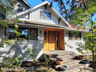 Main picture of 34 NW Allen Rd