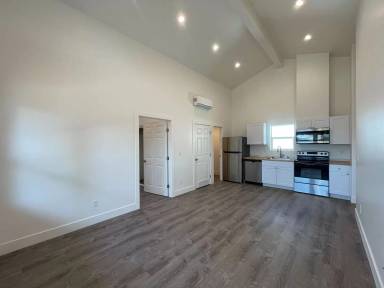 Main picture of 411 Church St