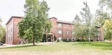 Main picture of 909 E 14th St