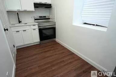 Main picture of 2117 Clinton Ave