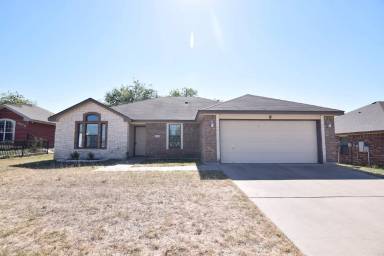Main picture of 3806 Foxglove Ln