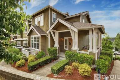 Main picture of 2018 17th Ave NE