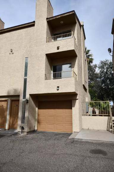 Main picture of 225 N Pomeroy Apartments
