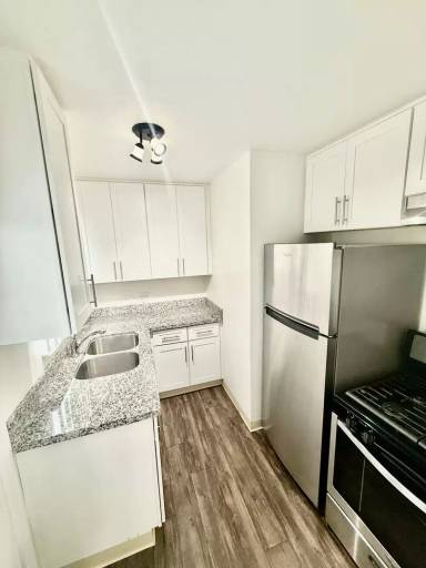 Main picture of 2073 San Diego Ave