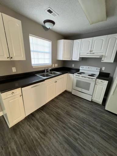 Main picture of 706 Bringle Ferry Rd
