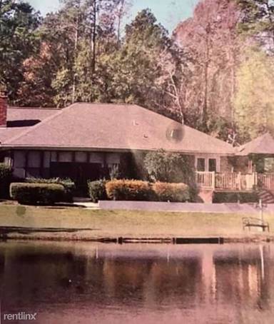 Main picture of 300 Mosby Dr