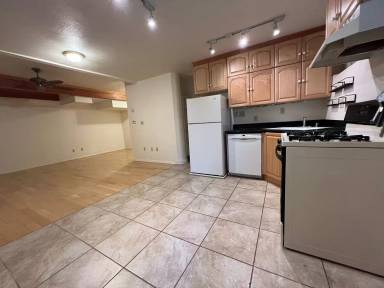 Main picture of 1 Pine Ave