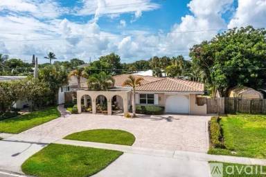 Main picture of 658 W Palmetto Park Rd