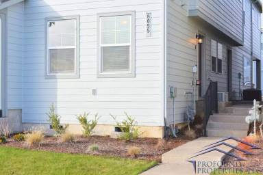Main picture of 8055 SE Kinnaman St