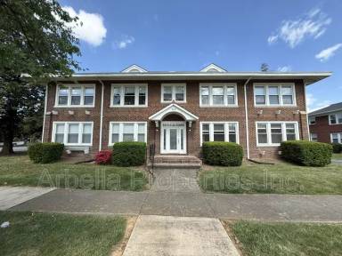 Main picture of 703 E Unaka Ave