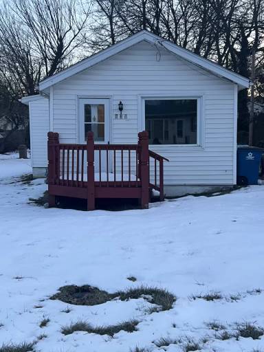 Main picture of 204 Flora Dr