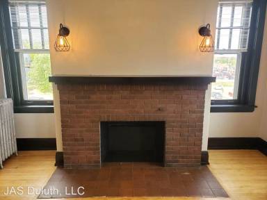 Main picture of 731 E 1st St