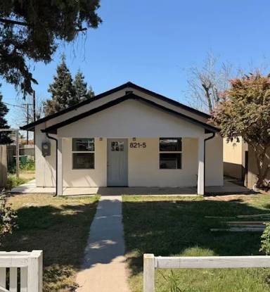 Main picture of 821 S Acacia Ave