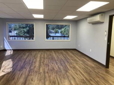 Main picture of 117 E Main St