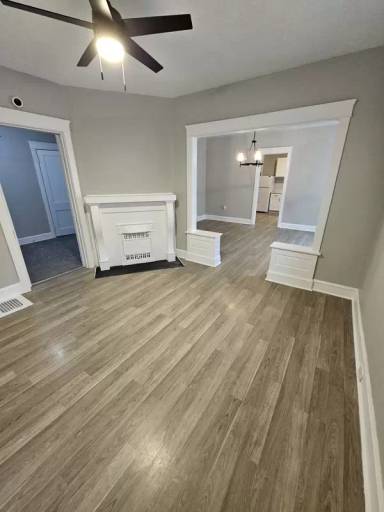 Main picture of 2032 W 98th St