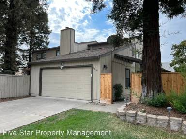 Main picture of 1010 Camphor St