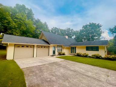 Main picture of 8703 Brow Lake Rd