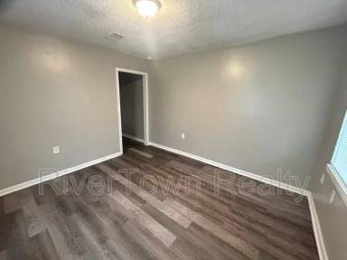 Main picture of 3020 Sinclair St