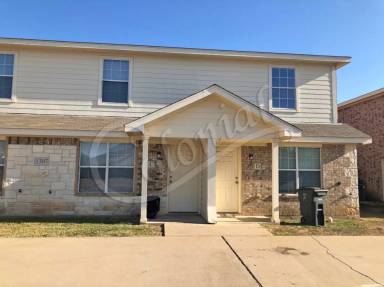 Main picture of 1307 Cavalry Ln