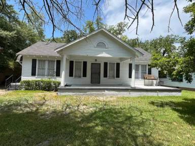 Main picture of 2509 Schaul St