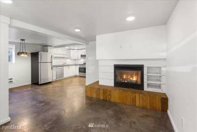 Main picture of 4753 Delridge Way SW