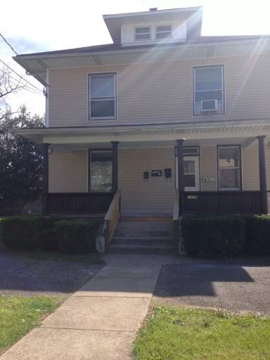 Main picture of 1529 Lee St E